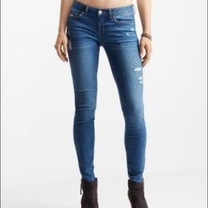 Aeropostale light wash distressed jeggings